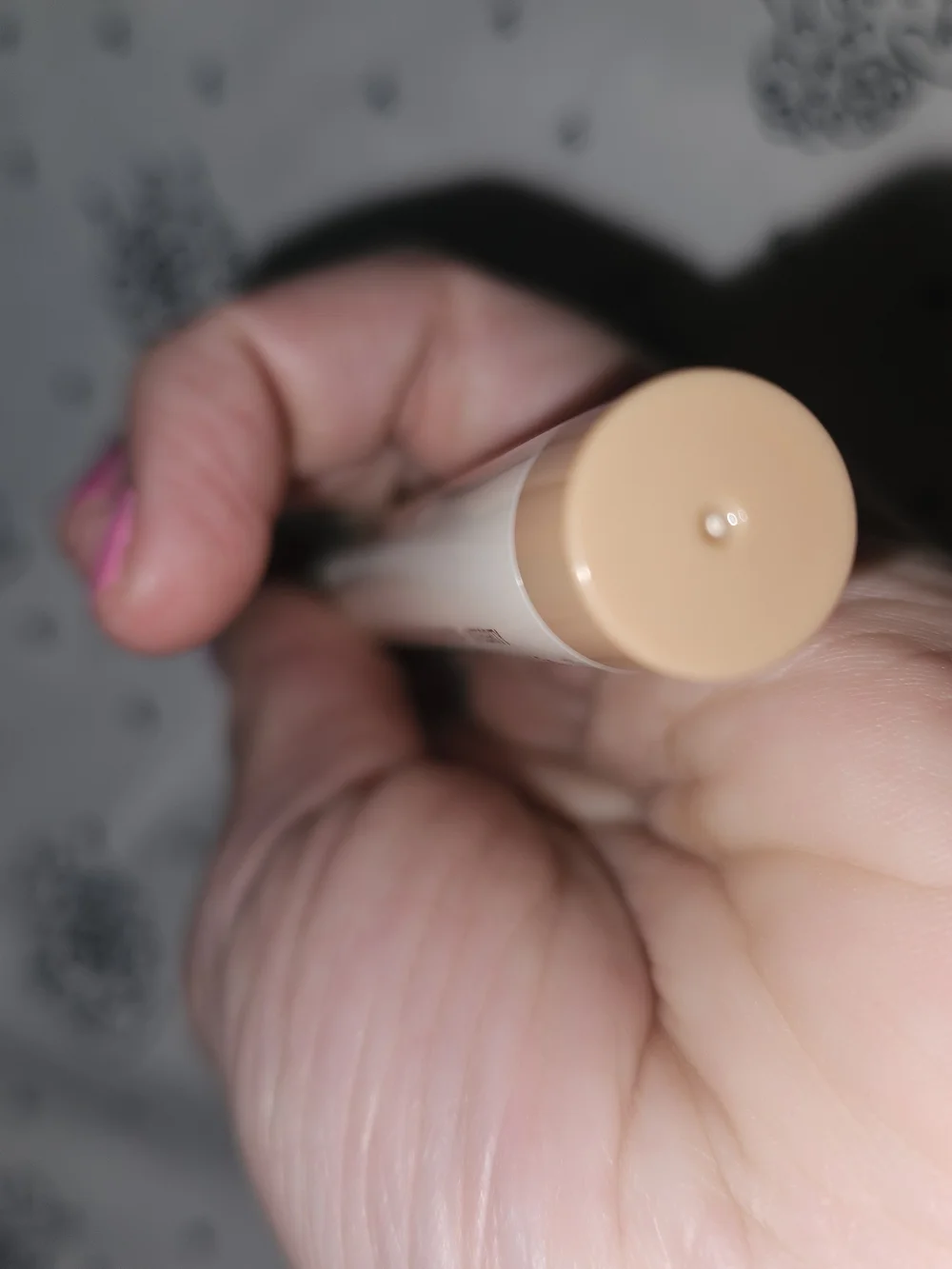 Rare Beauty Weightless Eyeshadow Stick - Warm Brown Integrity